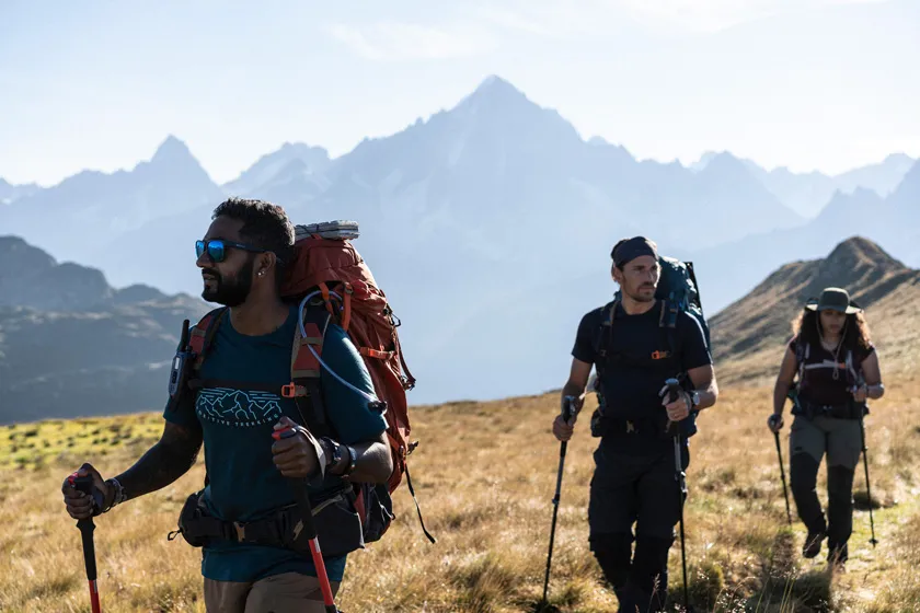 Đi leo núi và Trekking cần mang gì? 10+ vật dụng cần thiết cho chuyến đi ấn tượng