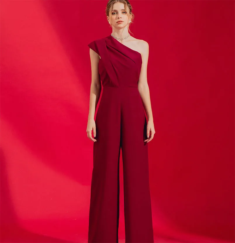 Jumpsuit là gì? Các mẫu jumpsuit rất phổ biến hiện nay