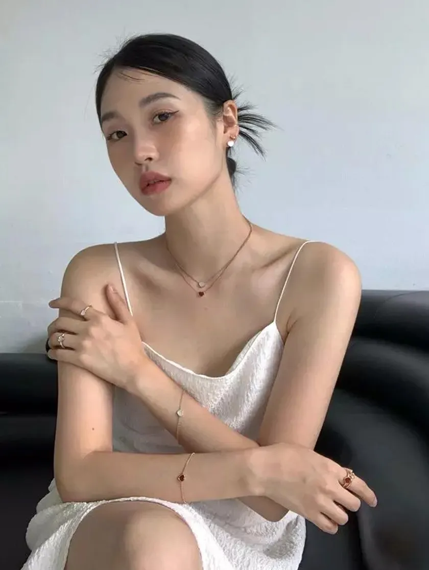 23 kiểu tóc búi dự tiệc trẻ trung và sang trọng cho chị em