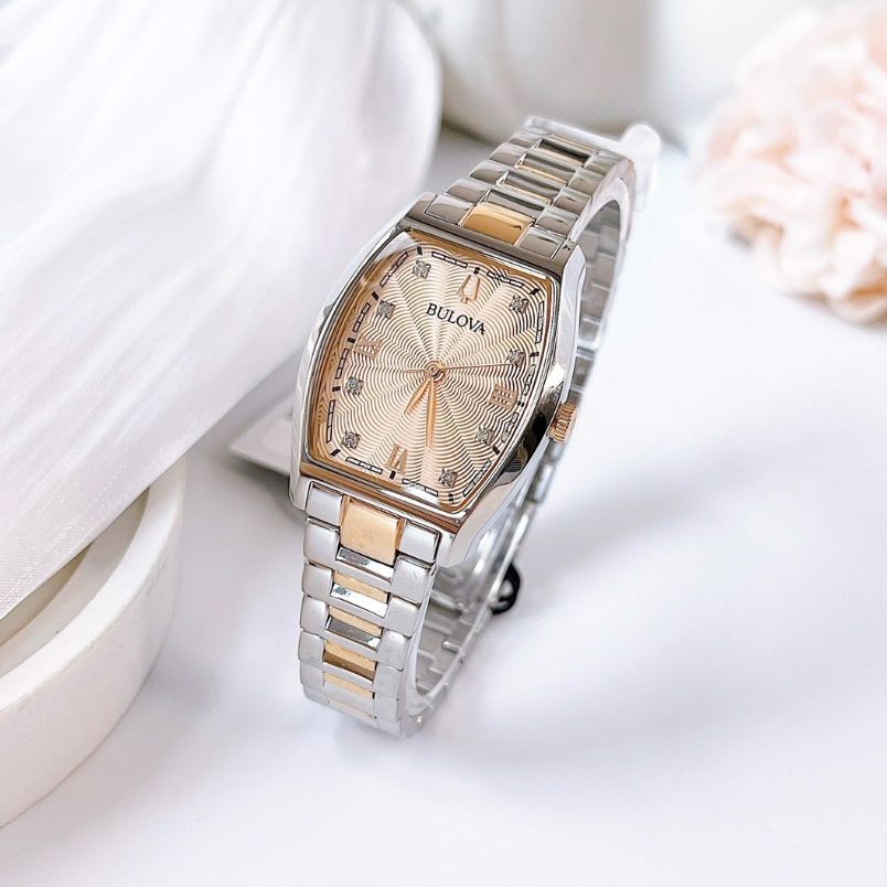 Top 10 mẫu đồng hồ mặt vuông hàng hiệu cho nữ đẹp và sang trọng