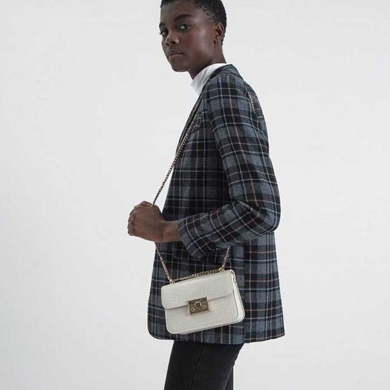 4 mẫu túi Charles & Keith da rắn đẹp và bán chạy cho nữ - 4