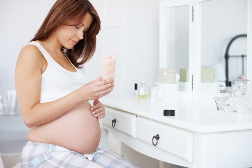Mẹ bầu nên bôi kem chống rạn da khi nào để bụng đẹp không tì vết?