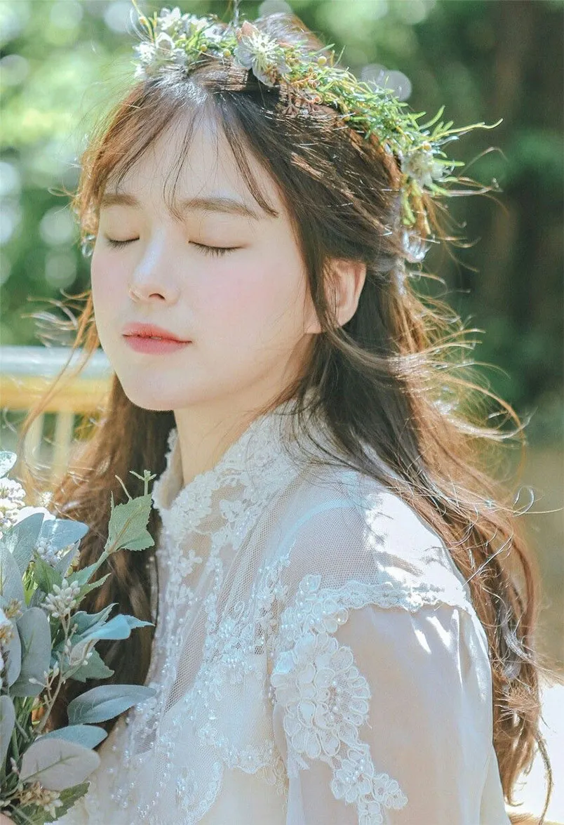 15+ kiểu tóc cô dâu có mái đẹp, sang trọng trong ngày cưới
