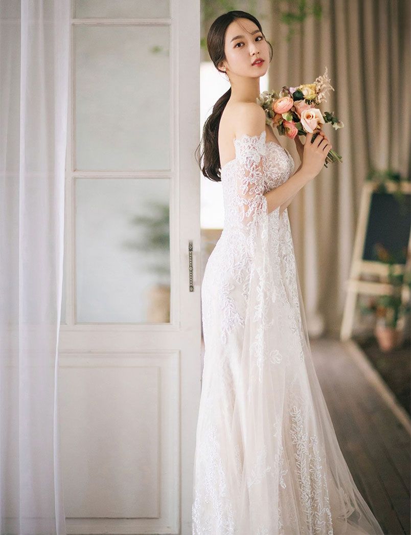 15+ kiểu tóc cô dâu có mái đẹp, sang trọng trong ngày cưới