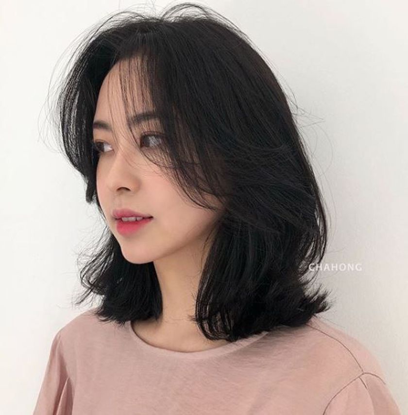 22 kiểu tóc xoăn cho mặt tròn che khuyết điểm tuyệt đối