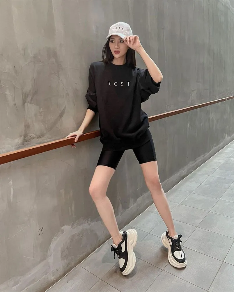 Top 5 quần legging lửng tôn dáng, rất dễ phối đồ