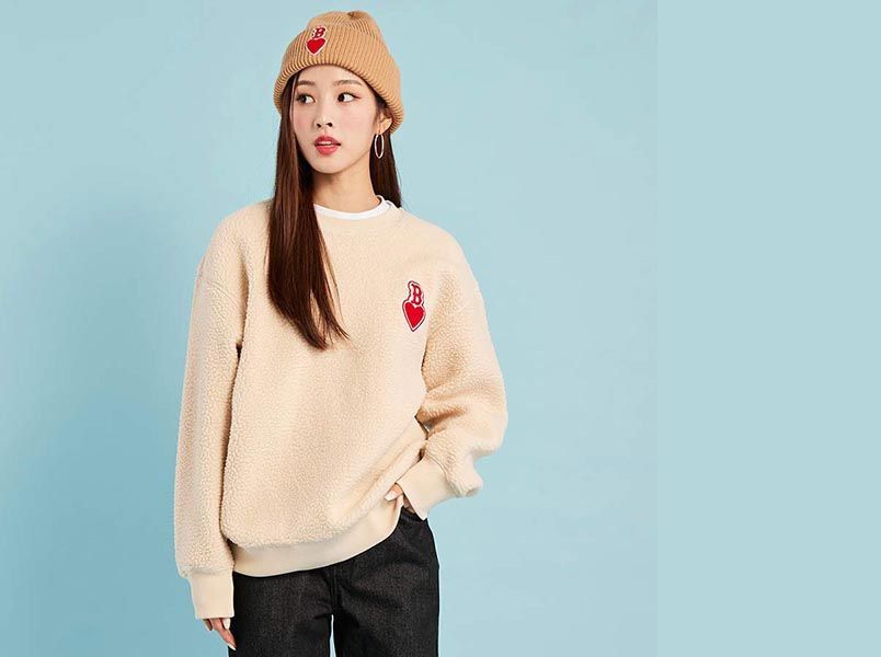 Top 9 áo sweater nữ form rộng đẹp, rất dễ phối đồ