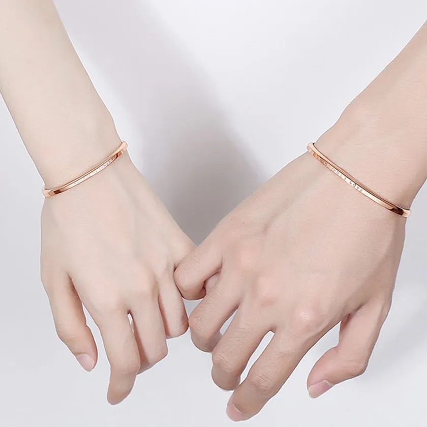 Top 15 mẫu vòng đeo tay đôi tình yêu ý nghĩa cho nam nữ