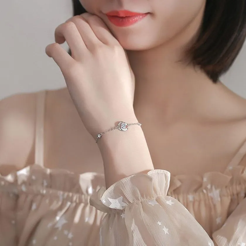 Top 15 mẫu vòng đeo tay đôi tình yêu ý nghĩa cho nam nữ