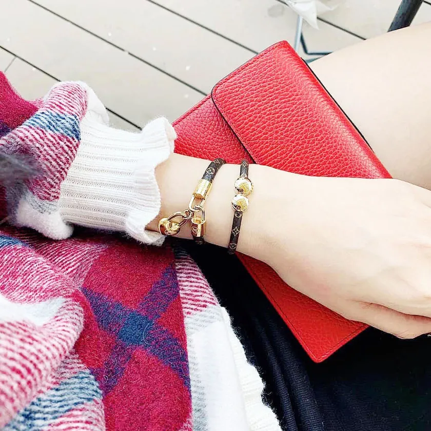 Top 10 mẫu vòng đeo tay Louis Vuitton sang trọng được yêu thích