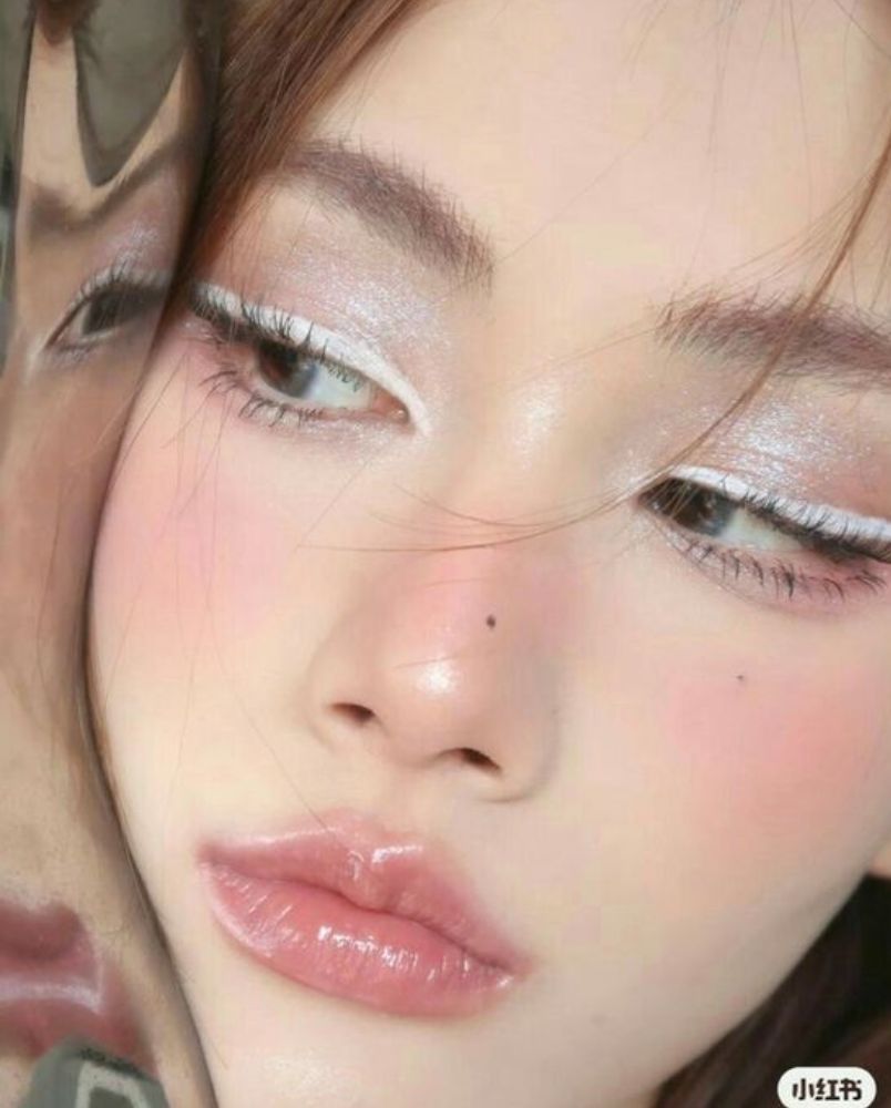 Top 15 các kiểu makeup cá tính giúp nàng thêm cuốn hút