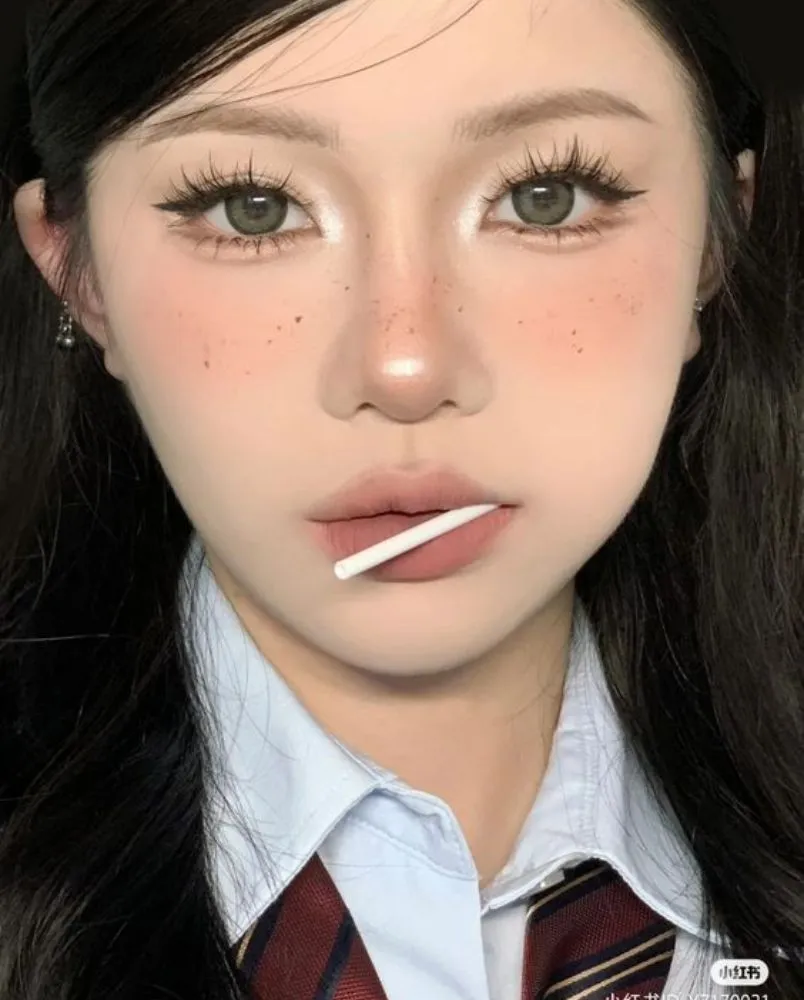 Top 15 các kiểu makeup cá tính giúp nàng thêm cuốn hút