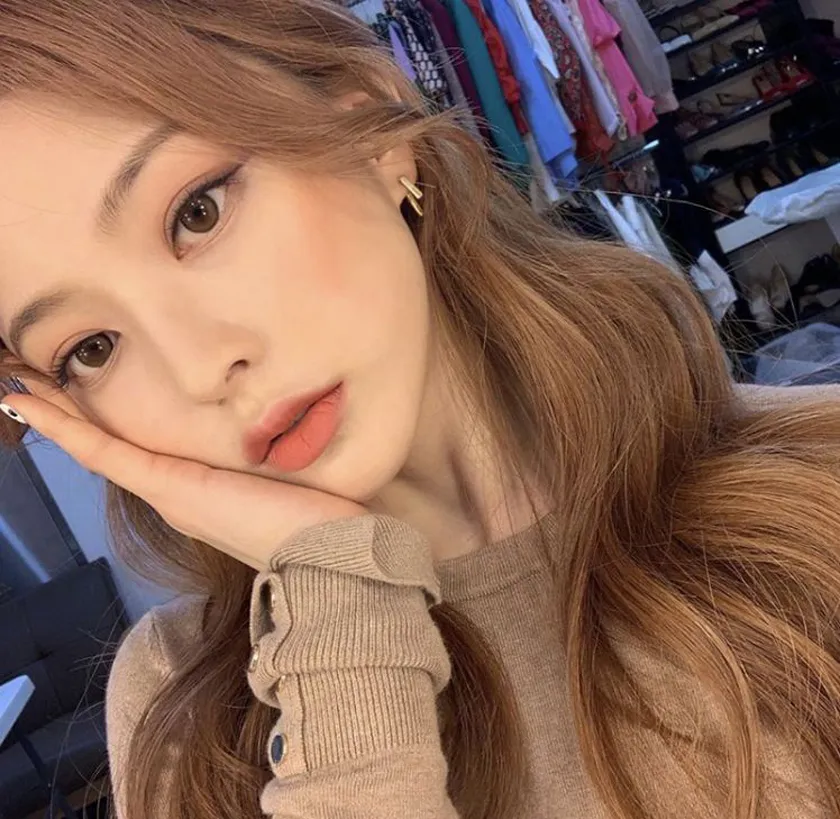 Mệnh Kim nhuộm tóc màu gì vừa đẹp vừa hợp phong thủy mang tới may mắn?