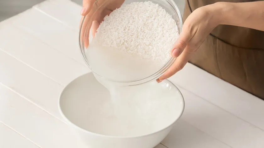 Cách rửa mặt bằng nước vo gạo để có làn da trắng mịn tự nhiên