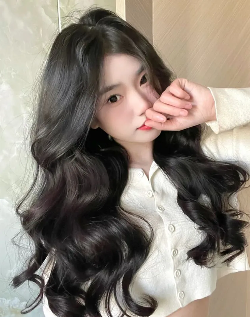 Top 30 kiểu tóc xoăn dài trẻ trung và rất thời thượng hiện nay