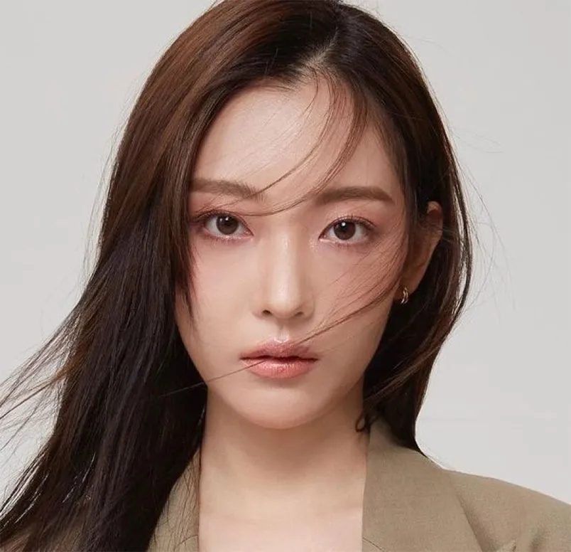 Top 15+ kiểu tóc layer medium length nữ rất trẻ trung