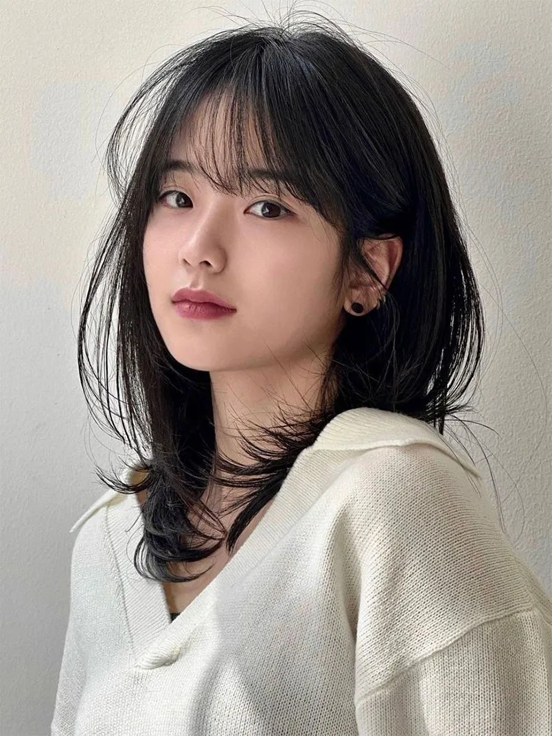 Top 15+ kiểu tóc layer medium length nữ rất trẻ trung