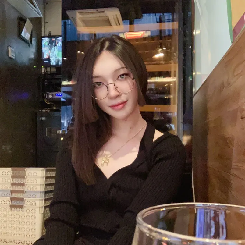 Top 100 ảnh gái xinh tóc dài đeo kính đẹp - cực xinh - 25