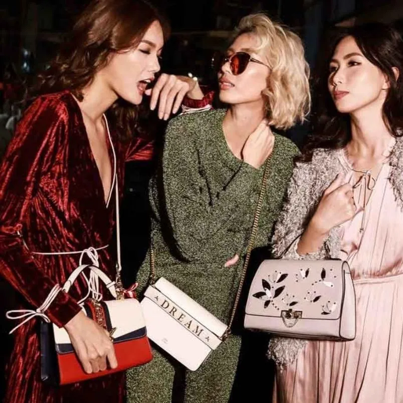 7 mẫu túi Lyn màu nude đẹp và sang chảnh cho mọi dịp - 1