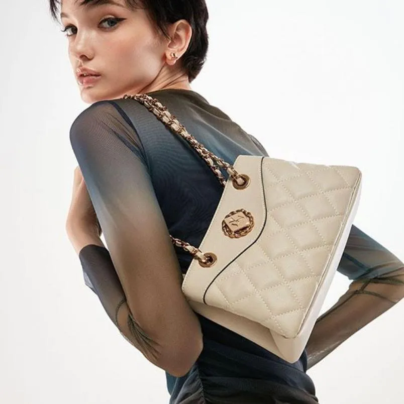 7 mẫu túi Lyn màu nude đẹp và sang chảnh cho mọi dịp - 3