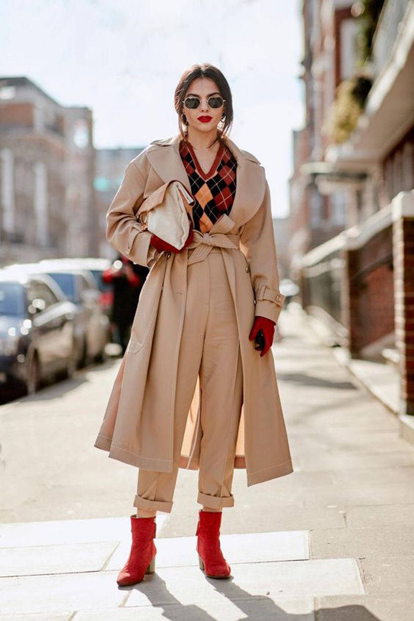 8 cách diện trang phục tông đỏ cho mùa lễ hội đang cận kề - 5