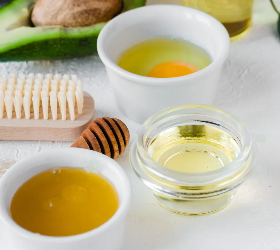 Mặt nạ cho tóc khô bằng dầu ô liu, dầu mè và mật ong