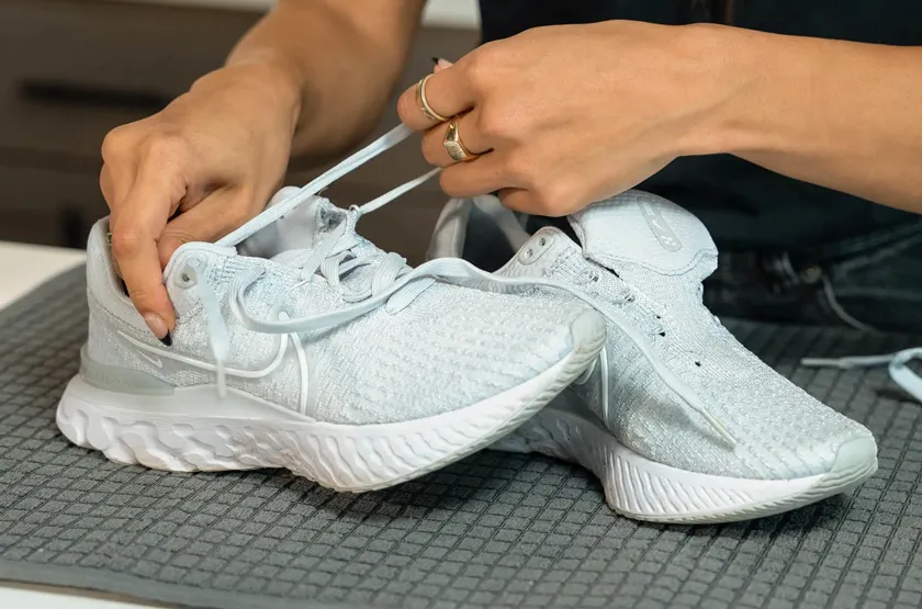 Hướng dẫn cách giặt giày Nike sạch đẹp như ngoài tiệm