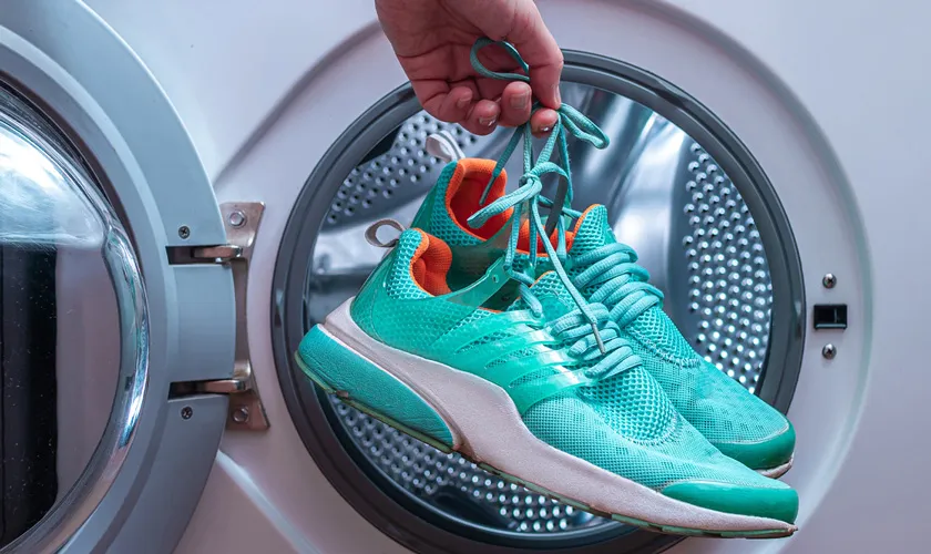 Hướng dẫn cách giặt giày Nike sạch đẹp như ngoài tiệm