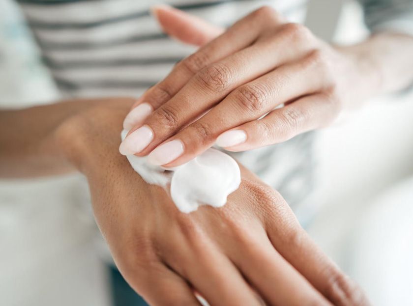 10 cách trị da tay bị khô nẻ vào mùa đông hiệu quả