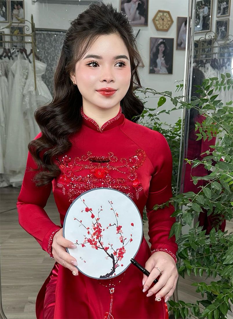 9 kiểu tóc ăn hỏi đẹp cho cô dâu trong ngày trọng đại