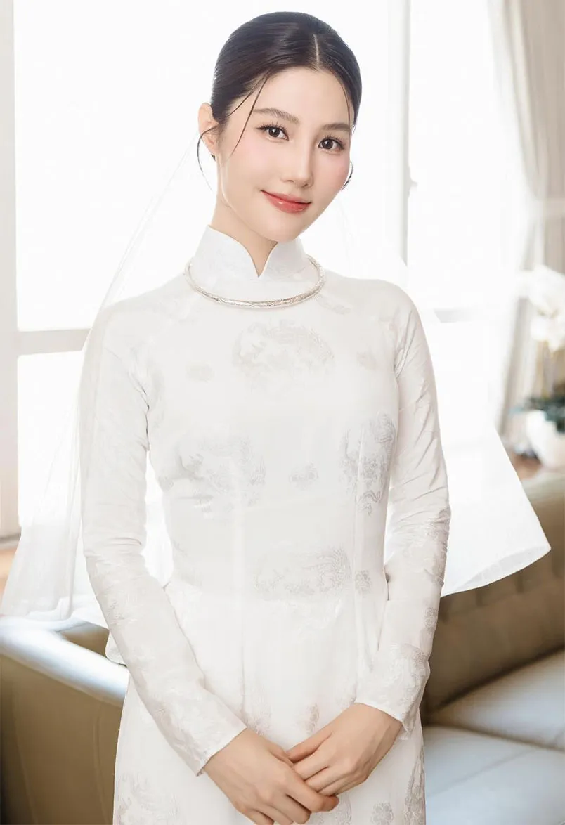 9 kiểu tóc ăn hỏi đẹp cho cô dâu trong ngày trọng đại