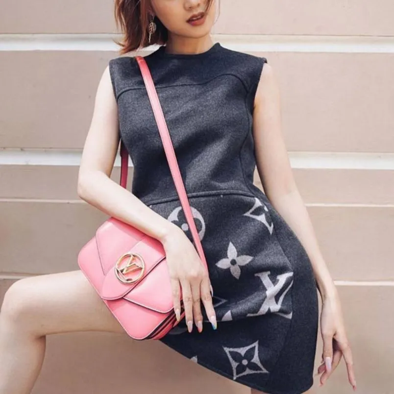 Mặc đầm đen phối túi màu gì đẹp và hợp mốt? - 5