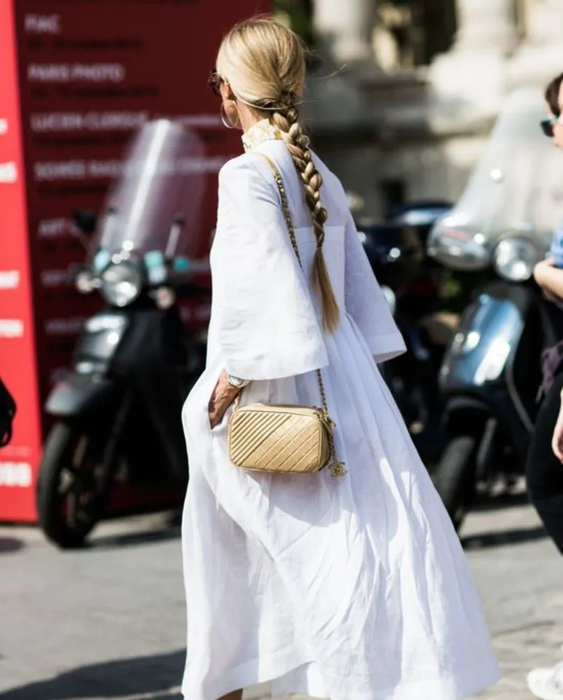 Mặc đầm trắng mang túi xách màu gì? 7 gợi ý phối đồ đẹp - 9