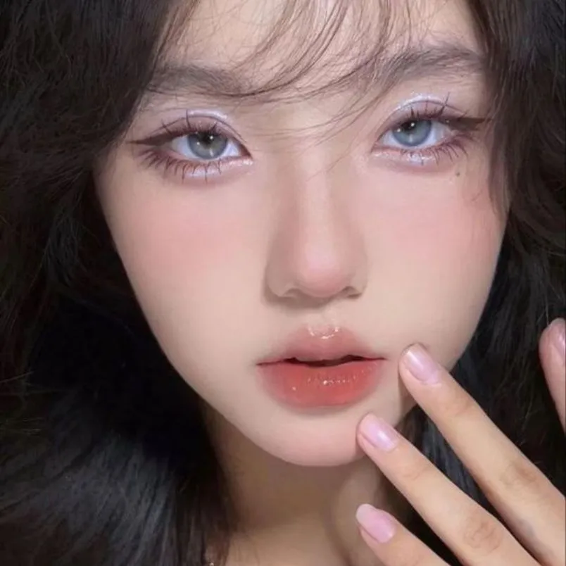 Makeup tone lạnh là gì? 10 cách trang điểm tone lạnh cuốn hút