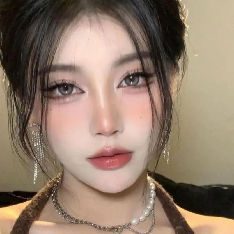 Makeup tone lạnh là gì? 10 cách trang điểm tone lạnh cuốn hút