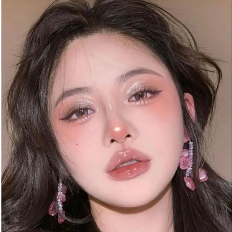 Makeup tone lạnh là gì? 10 cách trang điểm tone lạnh cuốn hút