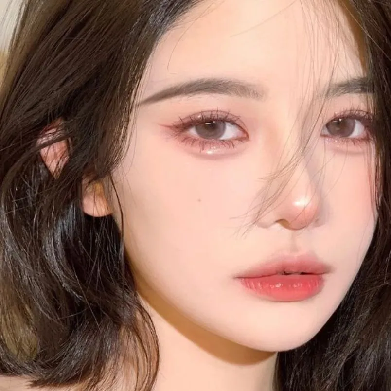 Makeup tone lạnh là gì? 10 cách trang điểm tone lạnh cuốn hút