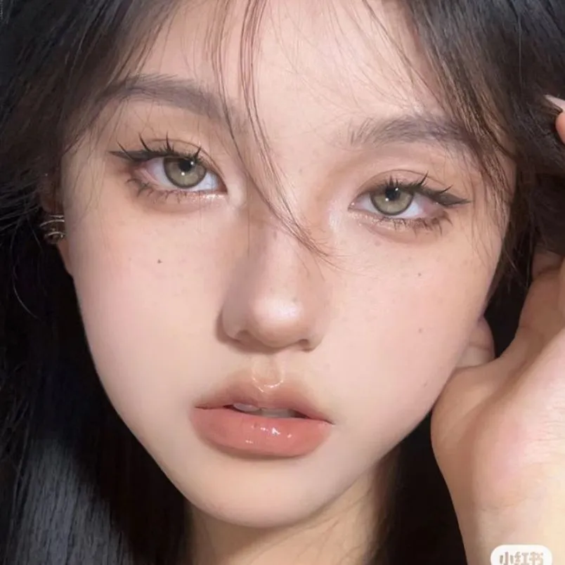 Makeup tone lạnh là gì? 10 cách trang điểm tone lạnh cuốn hút