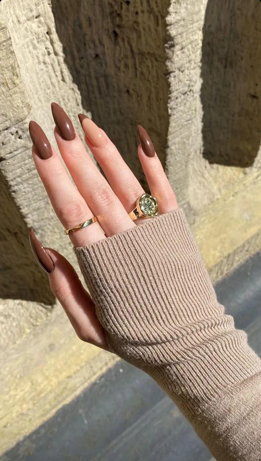 Top 18+ mẫu nail móng nhọn sang trọng và quyến rũ làm nàng say mê