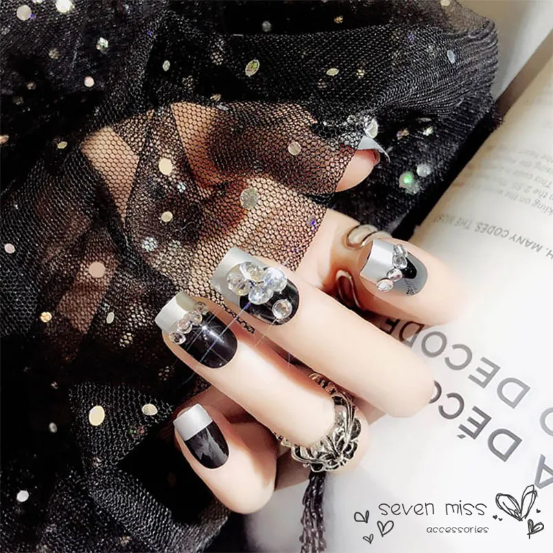 Top 101+ mẫu nail đính đá đẹp, sang chảnh cho nàng tham khảo