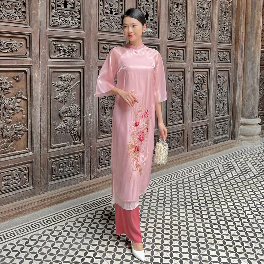 9+ phụ kiện mặc áo dài giúp chị em tỏa sáng, tôn dáng cực khéo - 2