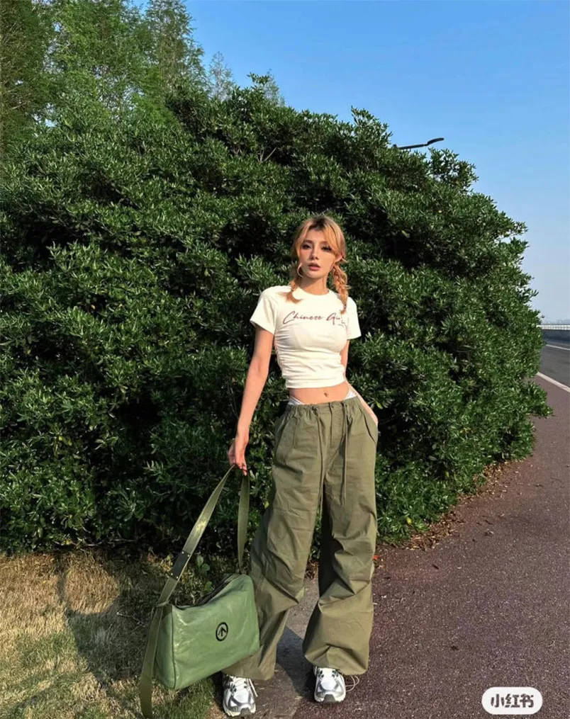 Quần Parachute là gì? Phối đồ với quần Parachute chuẩn IT girl