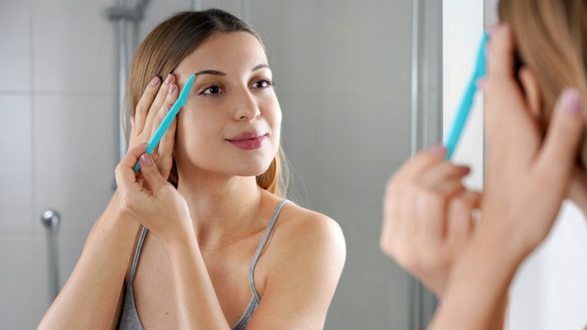 Có nên cạo lông mặt không? Cách dưỡng sau cạo để da mặt khỏe đẹp