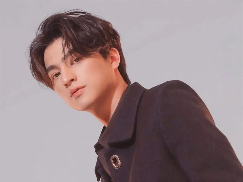 Top 12 kiểu tóc Middle Part cho nam giới vô cùng đẹp năm 2025