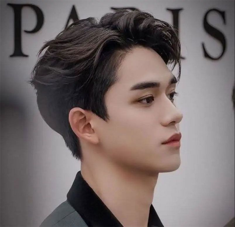 Top 12 kiểu tóc Middle Part cho nam giới vô cùng đẹp năm 2025