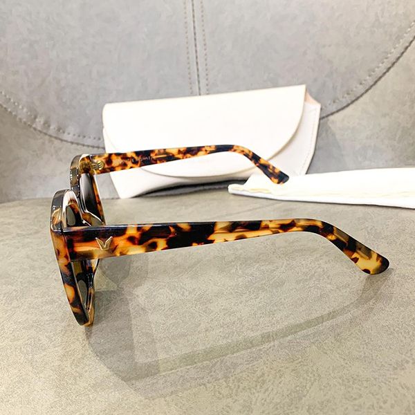 Kính Mát Gentle Monster Sunglasses Màu Nâu/Đen - Kính mắt - Vua Hàng Hiệu