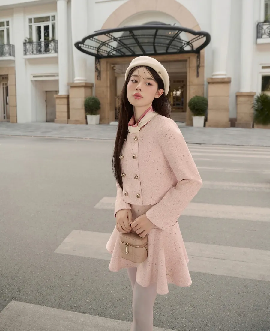 Mùng 2 Tết mặc màu gì? Top 11+ cách phối đồ đi chơi Tết cực xinh cho nàng
