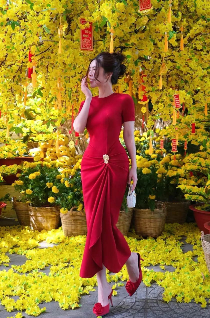 Mùng 3 Tết các con Giáp nên mặc đồ màu gì?