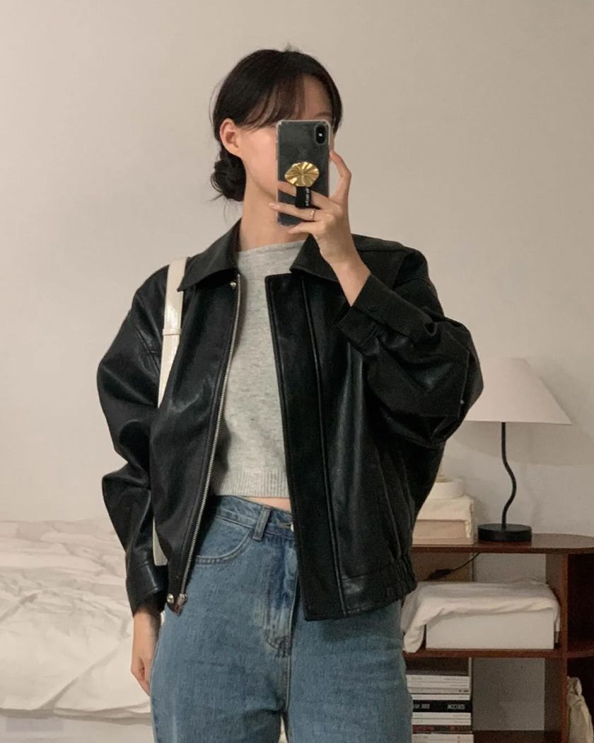 Phối đồ chơi Tết mùng 3 cùng áo khoác da cá tính 