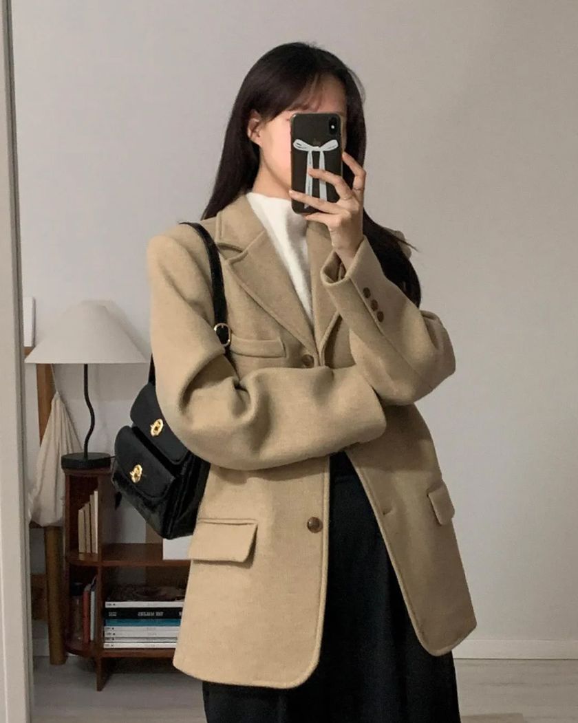 Phối đồ với áo vest hoặc blazer ngày mùng 3 Tết 